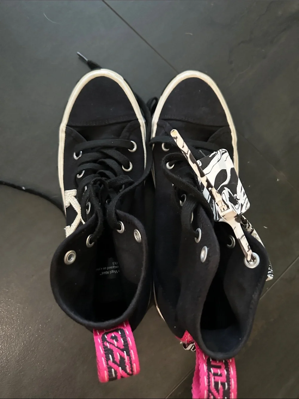 Off white Black High-Top  Sneakers with White Arrow Detail size 40
